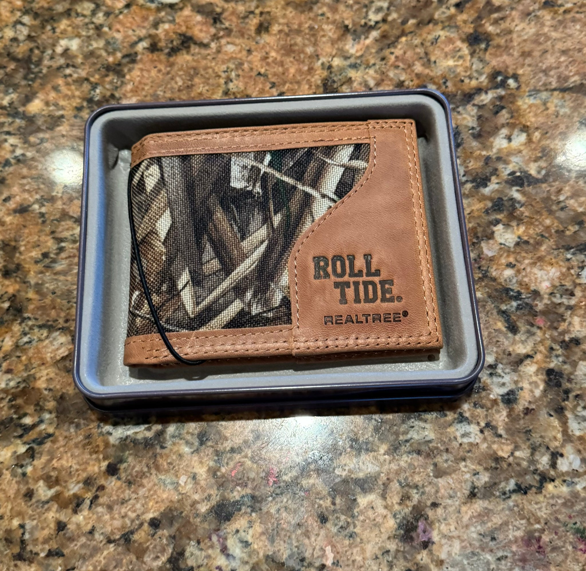 REALTREE Camo Canvas & Leather Bi-fold Wallet